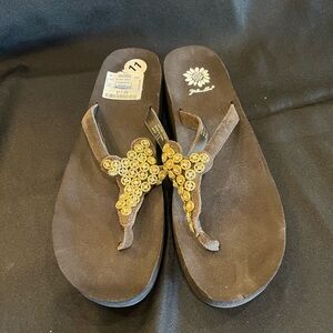 Yellow Box Flips Flops Brown with Gold Accent Size 11